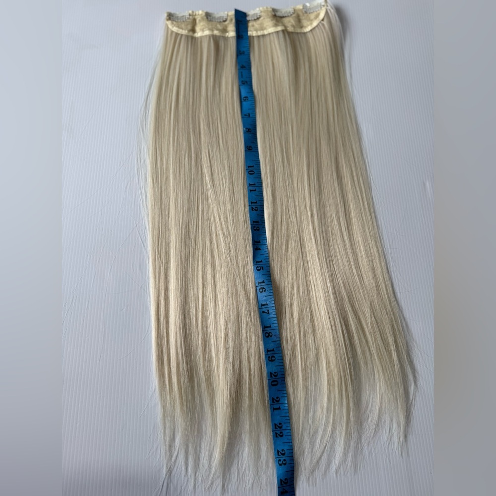 24” One-Piece Clip-In Hair Extension Platinum Blonde Straight Hair Natural look - Picture 5 of 14